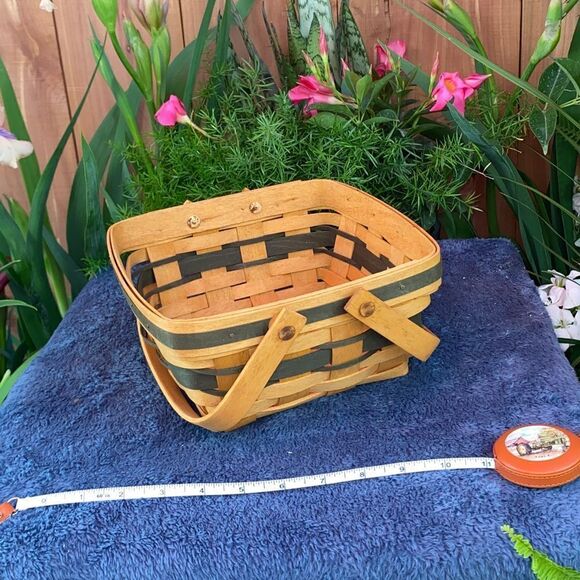 Longaberger double hinged handle vintage Christmas basket w/o liner - Picture 1 of 9